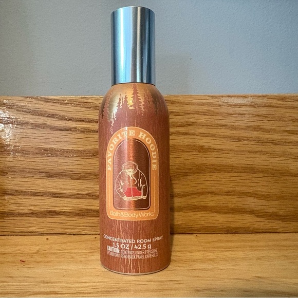 Bath & Body Works Favorite Hoodie Room Spray - Picture 1 of 2